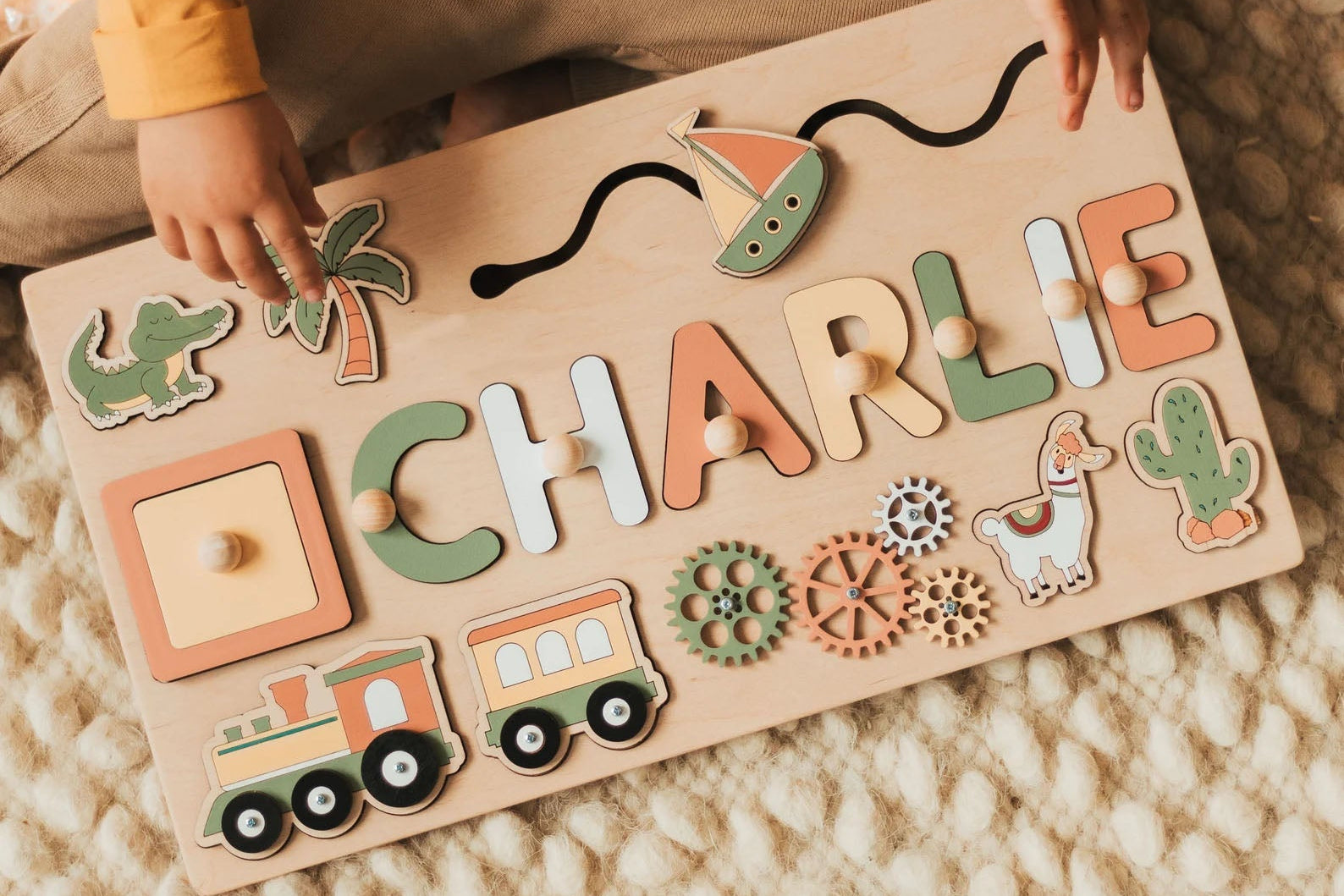 Toddlers Name Puzzle – Personligt pussel i trä